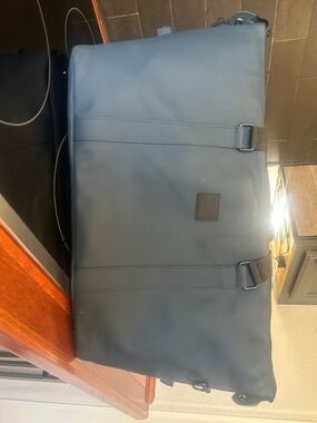 DUCHAMP Lg Navy Blue Travel Duffle Bag - rubberized tote